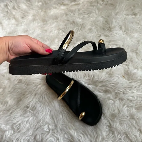 Madden Girl Women's Caribbean Slide On Sandal with Toe Loop - Picture 5 of 7